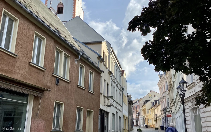 Nebenstraße und Ev. Wenceslaikirhce Wurzen